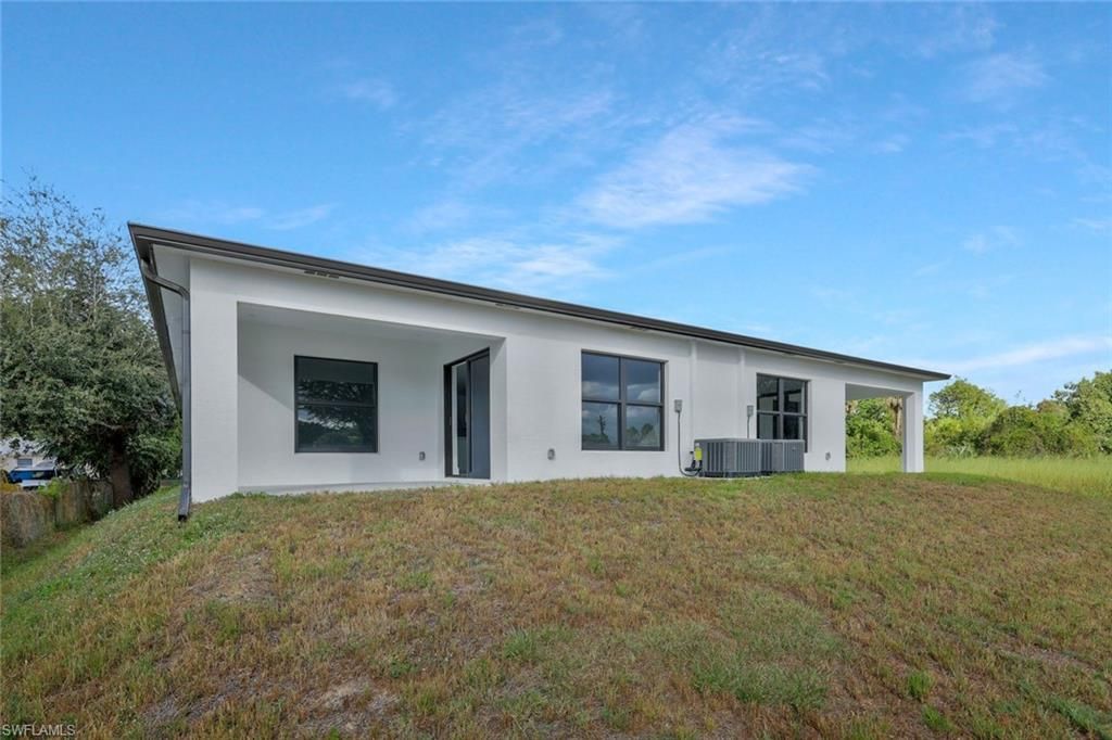 125/127 Holland St, North Fort Myers, FL 33917 Photo