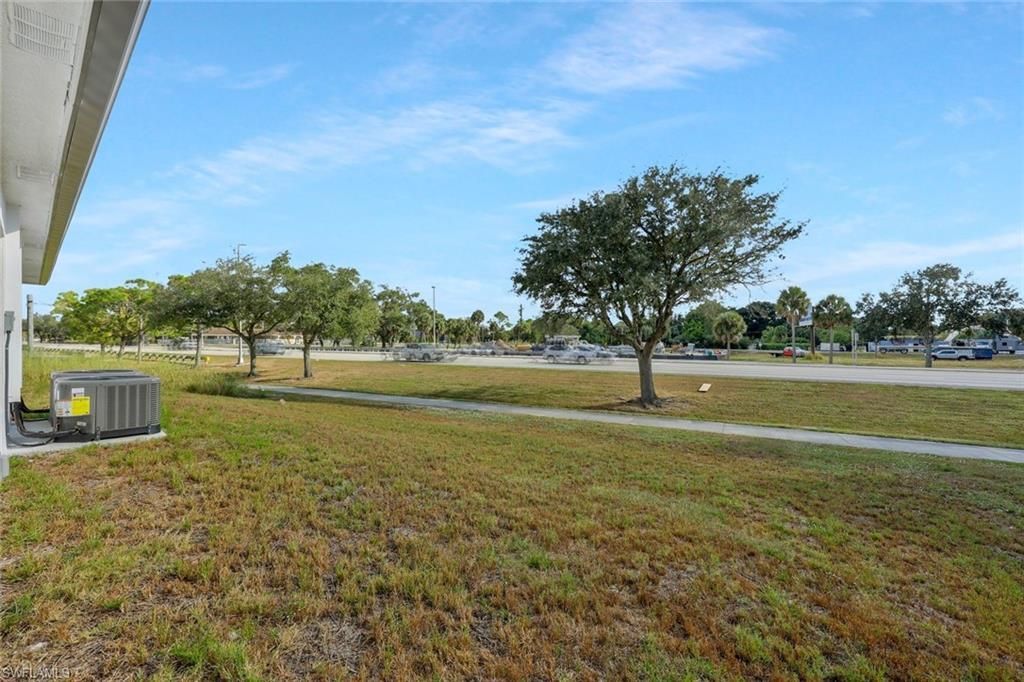 125/127 Holland St, North Fort Myers, FL 33917 Photo