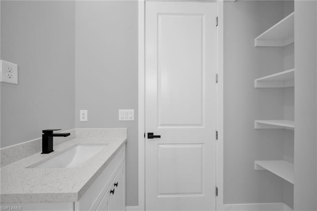 1225 NE 5th Pl, Cape Coral, FL 33909 Photo