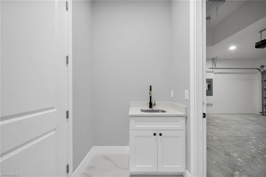 1225 NE 5th Pl, Cape Coral, FL 33909 Photo