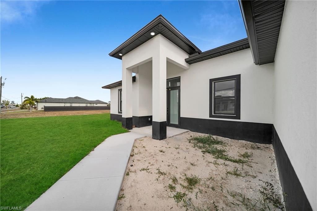 1225 NE 5th Pl, Cape Coral, FL 33909 Photo