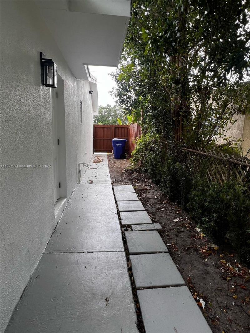 6761 Sheridan St, Hollywood, FL 33024 Photo