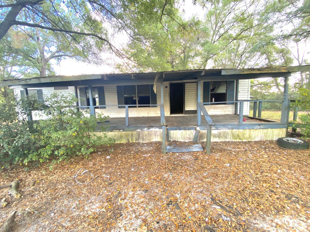 4977 Douglas Ferry Road, Caryville, FL 32427 Main Photo