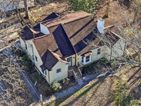 928 Ridgeway Avenue, Signal Mountain, TN 37377