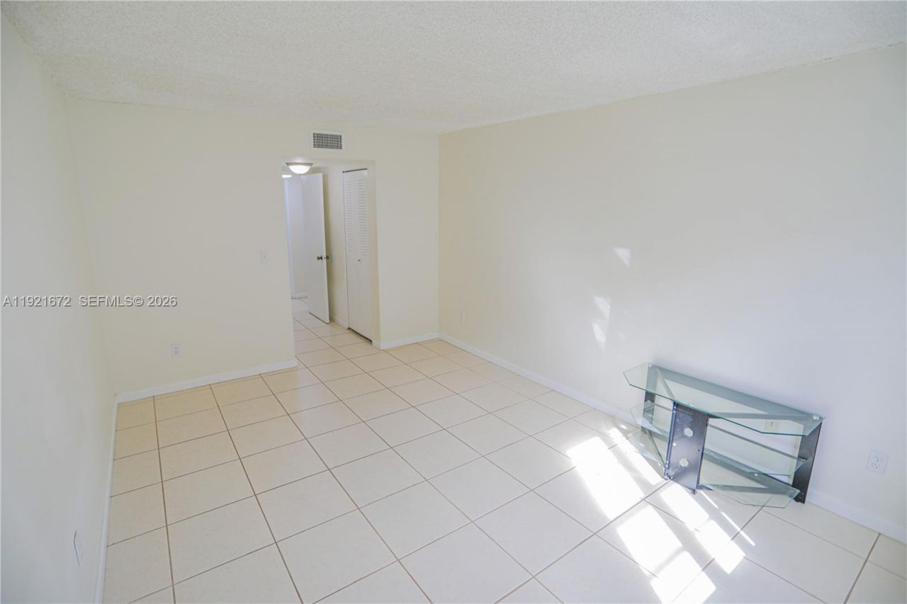 13685 NE 10th Ave, Unit 209, North Miami, FL 33161 Photo