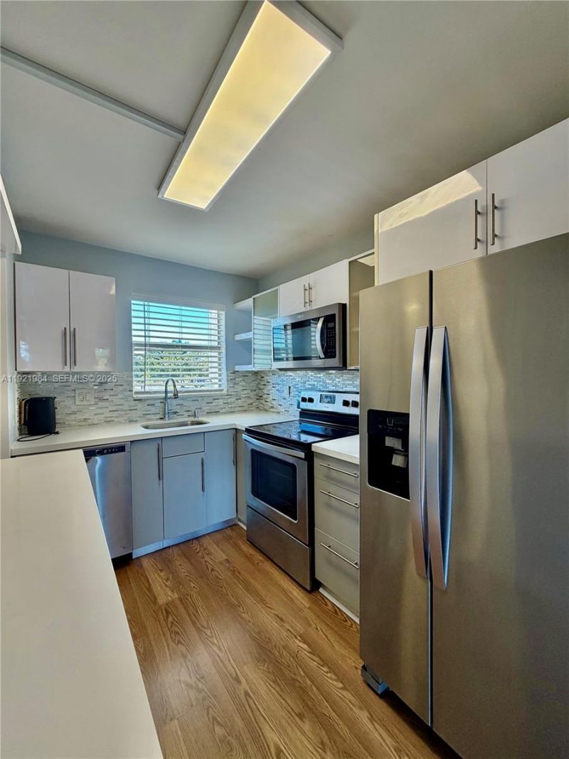 8350 Sunrise Lakes Blvd, Unit 202, Sunrise, FL 33322 Photo