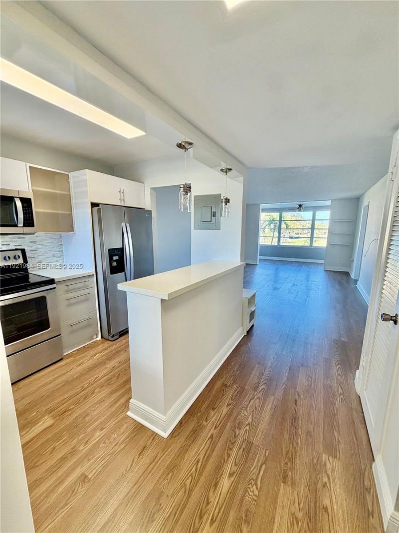 8350 Sunrise Lakes Blvd, Unit 202, Sunrise, FL 33322 Photo