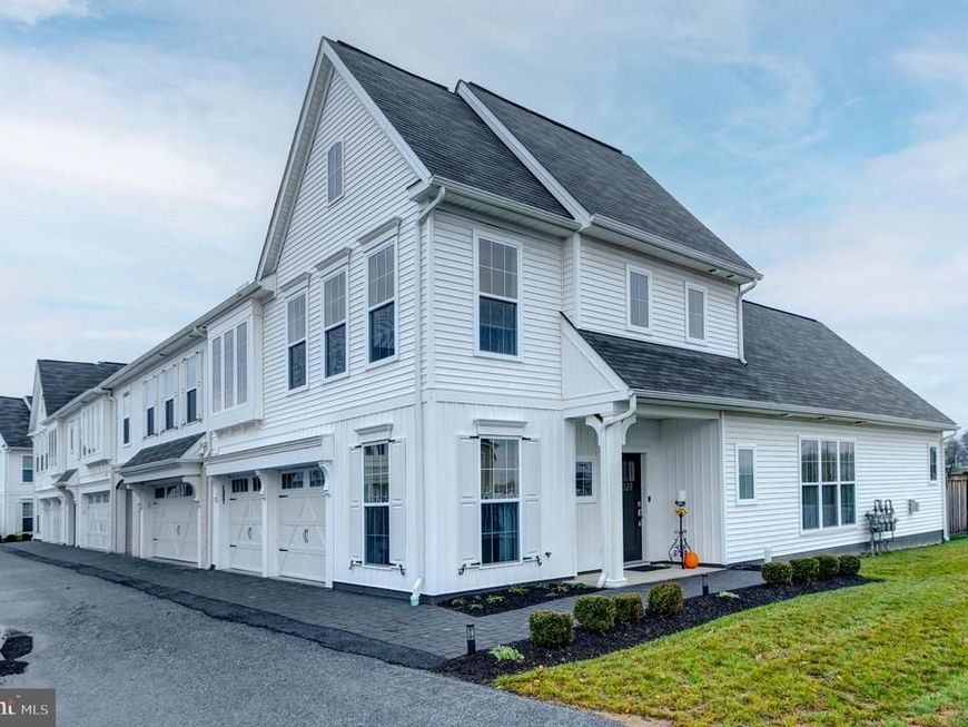 1327 Carnegie Way, Mechanicsburg, PA 17055 Main Photo