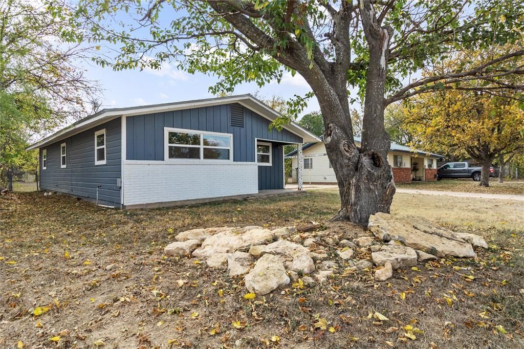 212 E 2nd Street, Coleman, TX 76834 Main Photo