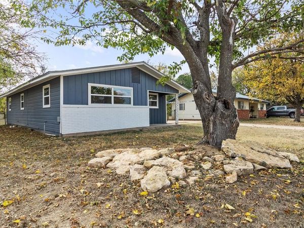 212 E 2nd Street, Coleman, TX 76834