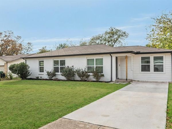 913 Zelda Drive, Hurst, TX 76053