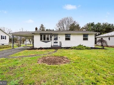 1011 E MAIN STREET, HEGINS, PA 17938