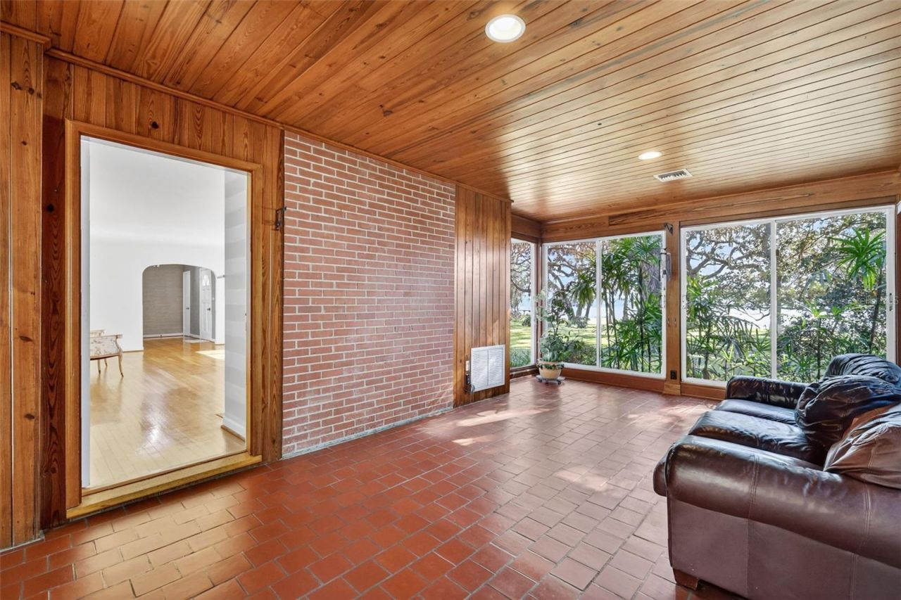 9345 Silver Lake Drive, Leesburg, FL 34788 Photo