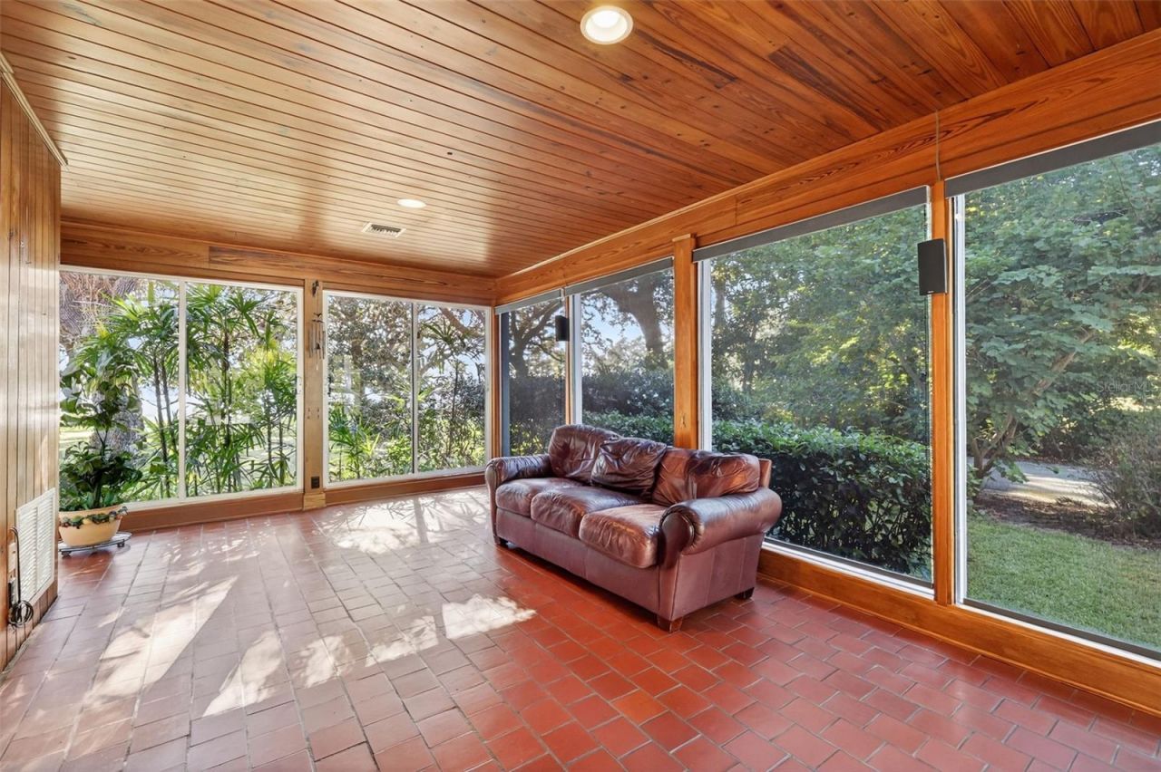 9345 Silver Lake Drive, Leesburg, FL 34788 Photo