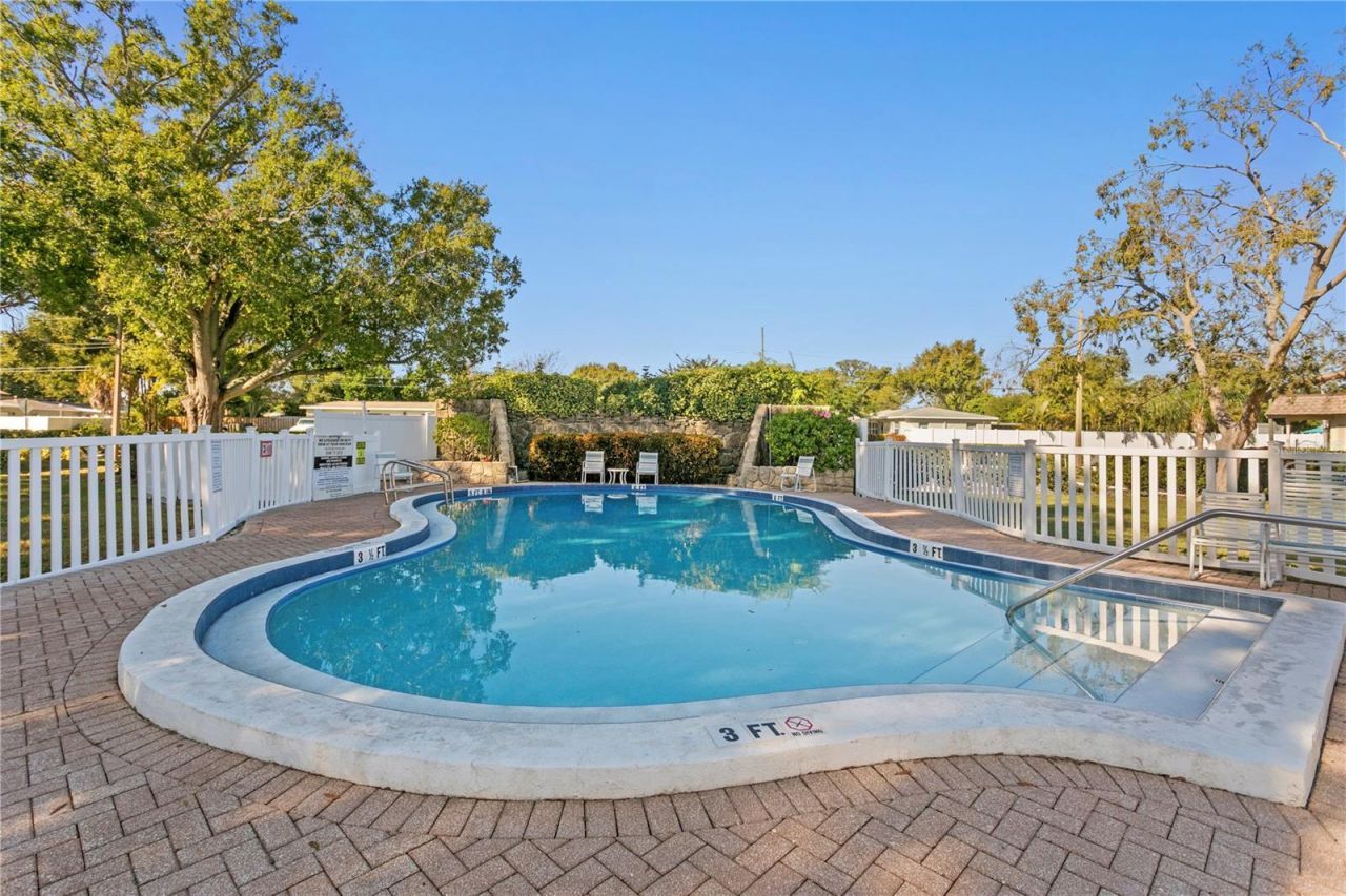 1601 43rd Street N, Unit 220, Saint Petersburg, FL 33713 Photo