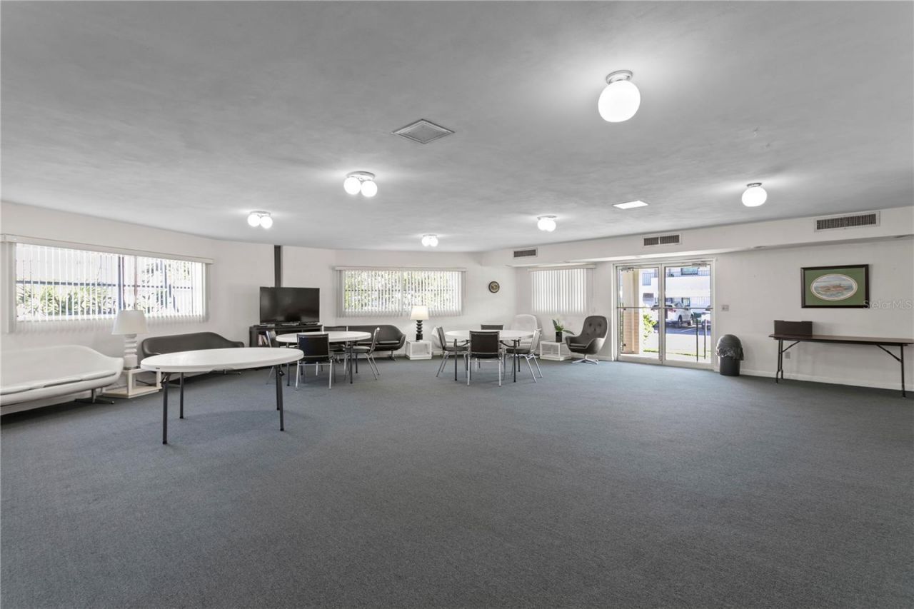 1601 43rd Street N, Unit 220, Saint Petersburg, FL 33713 Photo