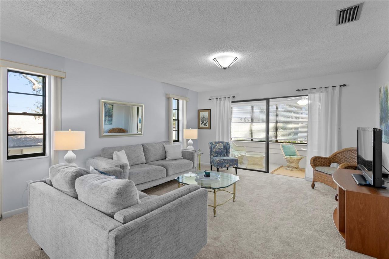 1601 43rd Street N, Unit 220, Saint Petersburg, FL 33713 Photo