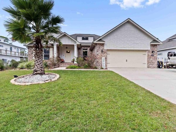 5304 N Shore Rd, Pensacola, FL 32507