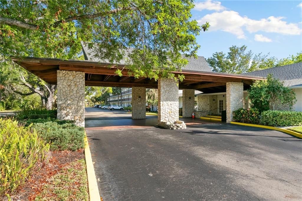 600 Neapolitan Way, Unit 257, Naples, FL 34103 Photo