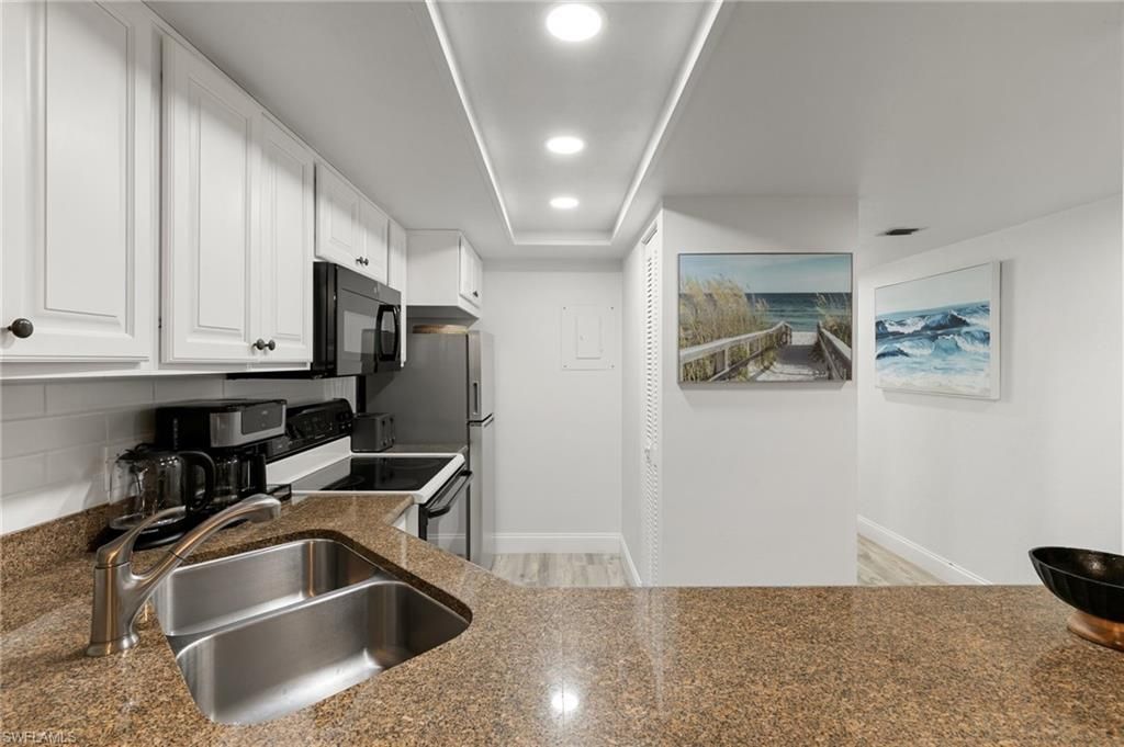 600 Neapolitan Way, Unit 257, Naples, FL 34103 Photo