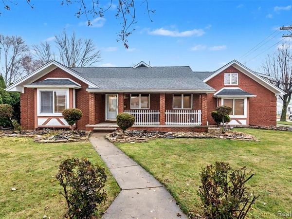 30000 Oakgrove Street, St. Clair Shores, MI 48082