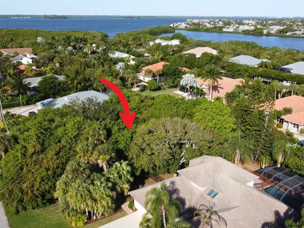 2160 Seminole Shores Lane, Vero Beach, FL 32963