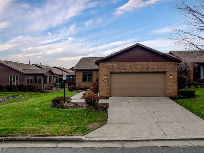 2186 Prestwick Drive, Uniontown, OH 44685 Photo 2