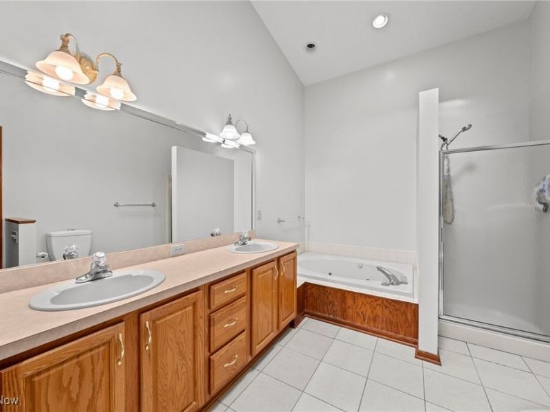 2186 Prestwick Drive, Uniontown, OH 44685 Photo 33