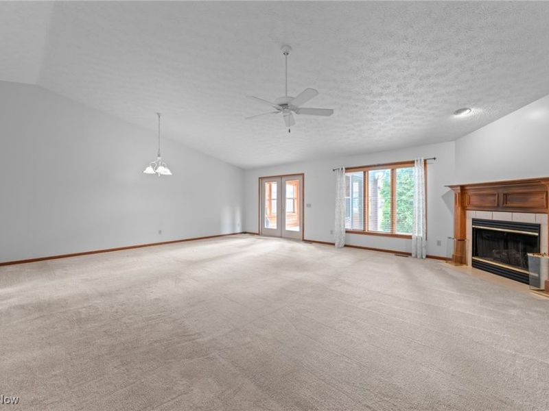 2186 Prestwick Drive, Uniontown, OH 44685 Photo 8