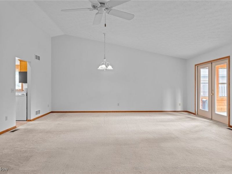 2186 Prestwick Drive, Uniontown, OH 44685 Photo 9