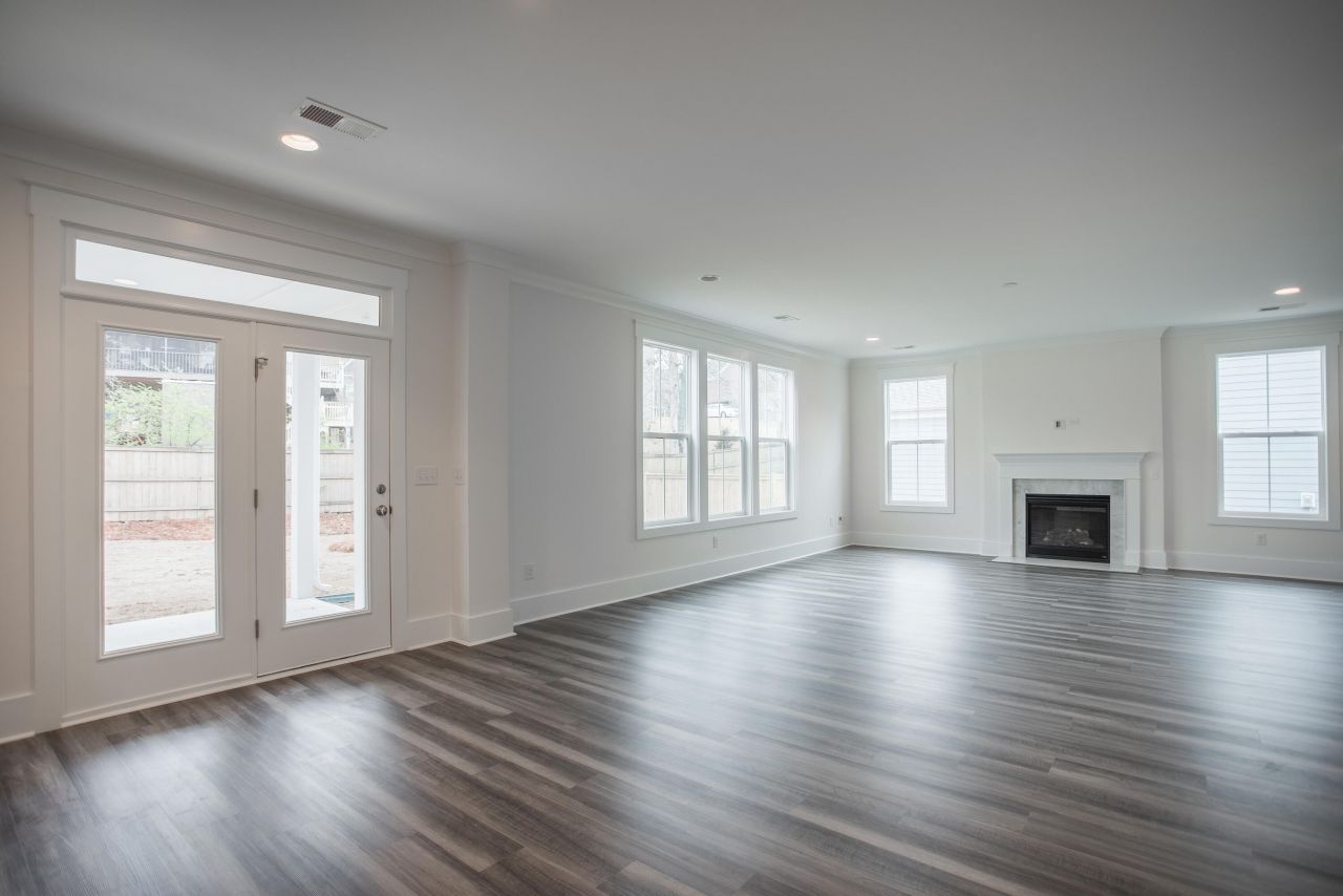 2012 Riverbend Drive Photo 7