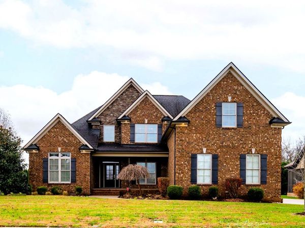 718 Dallas Ct, Murfreesboro, TN 37130