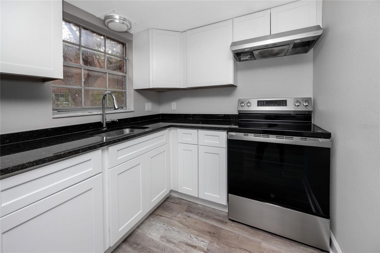 8345 13th Street N, Unit B, Saint Petersburg, FL 33702 Photo