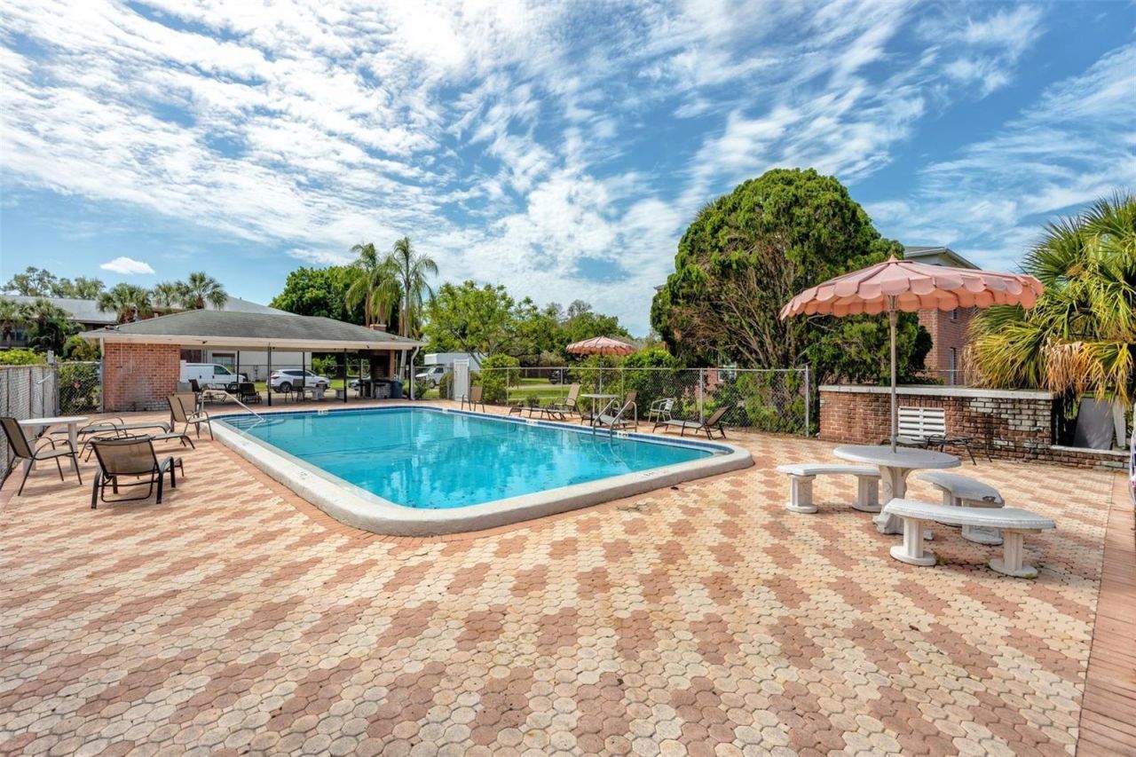 8345 13th Street N, Unit B, Saint Petersburg, FL 33702 Photo