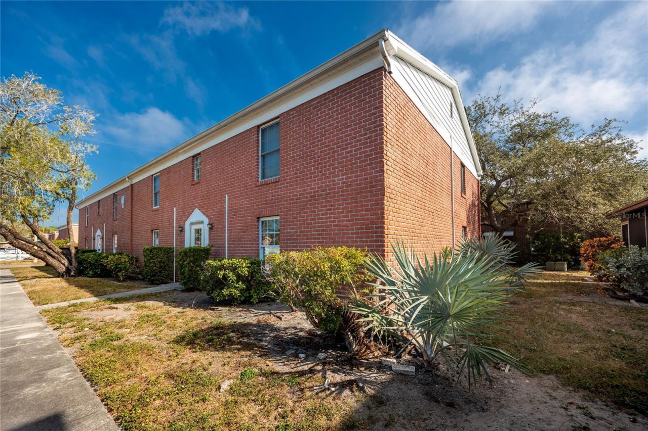 8345 13th Street N, Unit B, Saint Petersburg, FL 33702 Photo