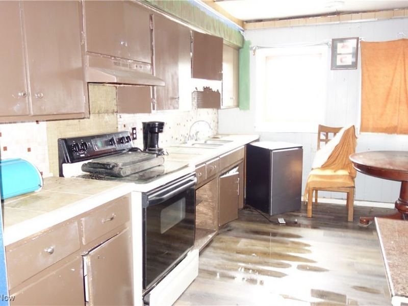 6090 Manchester Road, Akron, OH 44319 Photo 18