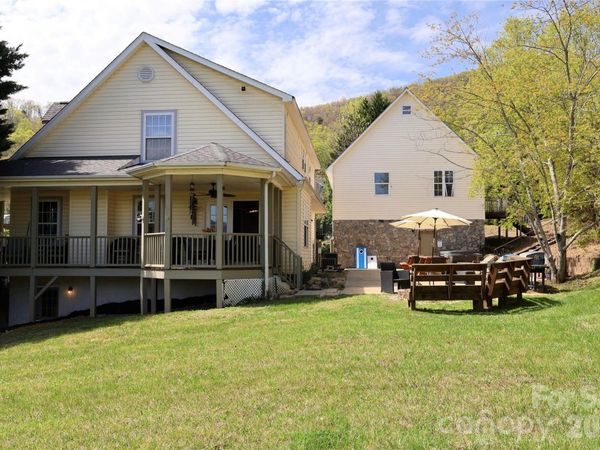 39 Kirkland Drive, Asheville, NC 28805