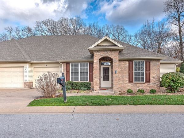 18 Highland Parkway, Bella Vista, AR 72715