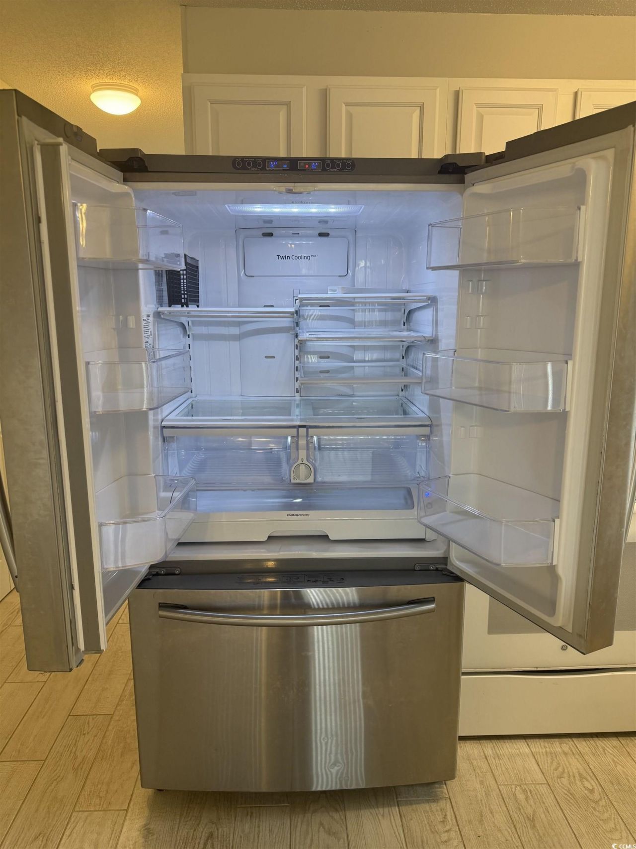 1850 Colony Dr. Photo 10