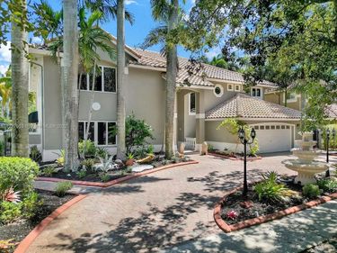 15945 NW 82ND COURT, MIAMI LAKES, FL 33016