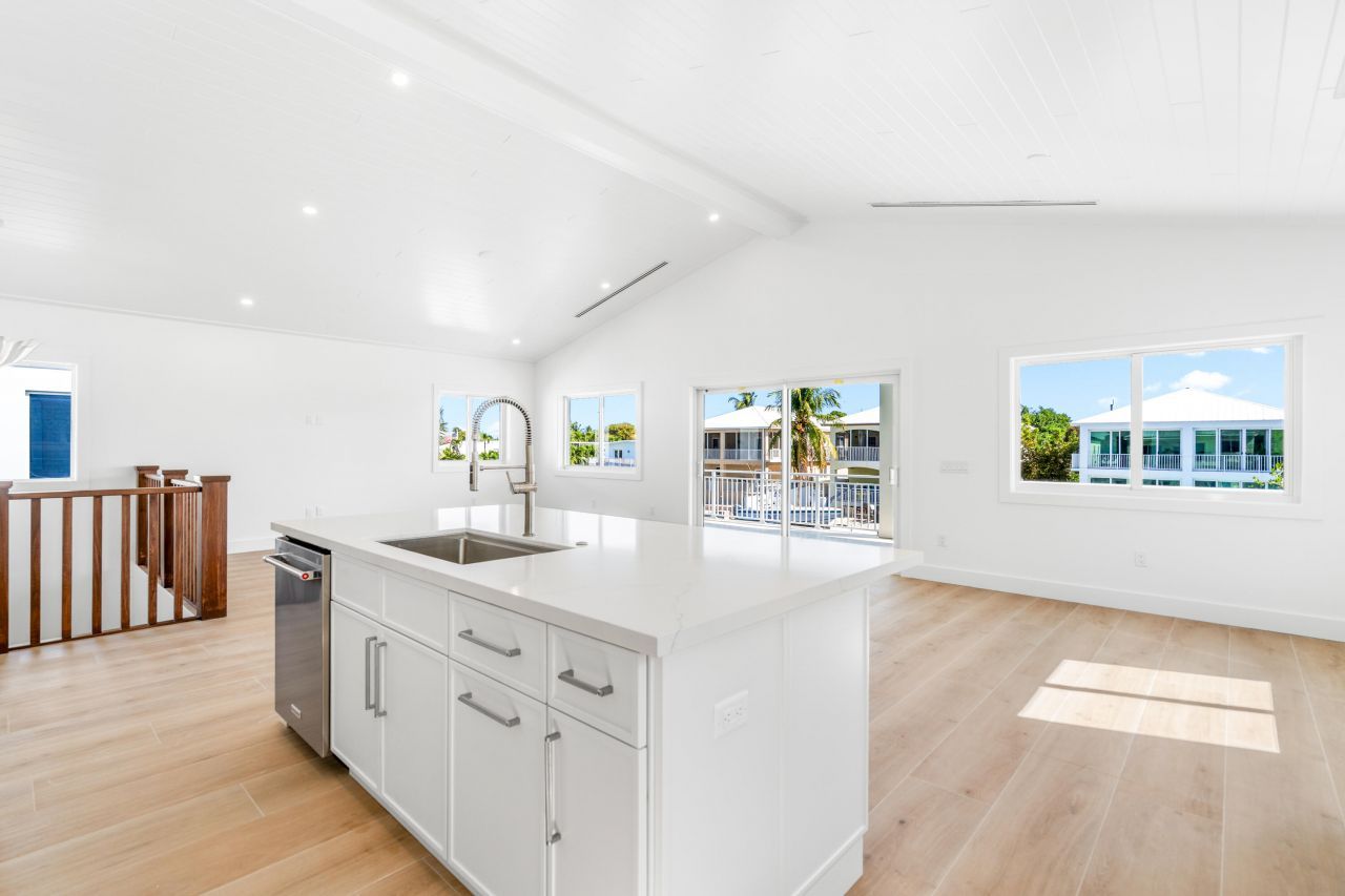 226 S Coconut Palm Boulevard, Tavernier, FL 33070 Photo