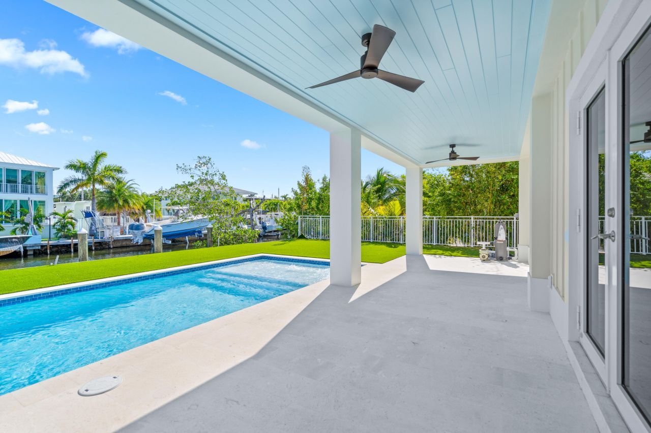 226 S Coconut Palm Boulevard, Tavernier, FL 33070 Photo