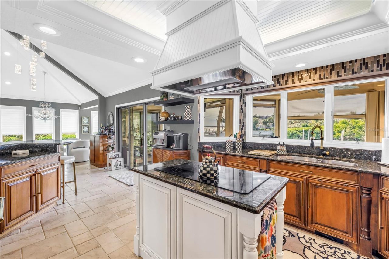 6191 51st Street S, Saint Petersburg, FL 33715 Photo