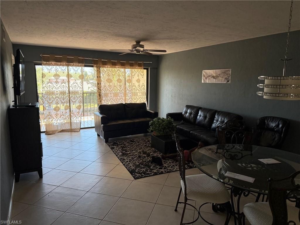 700 Valley Stream Dr, Unit 303, Naples, FL 34113 Photo