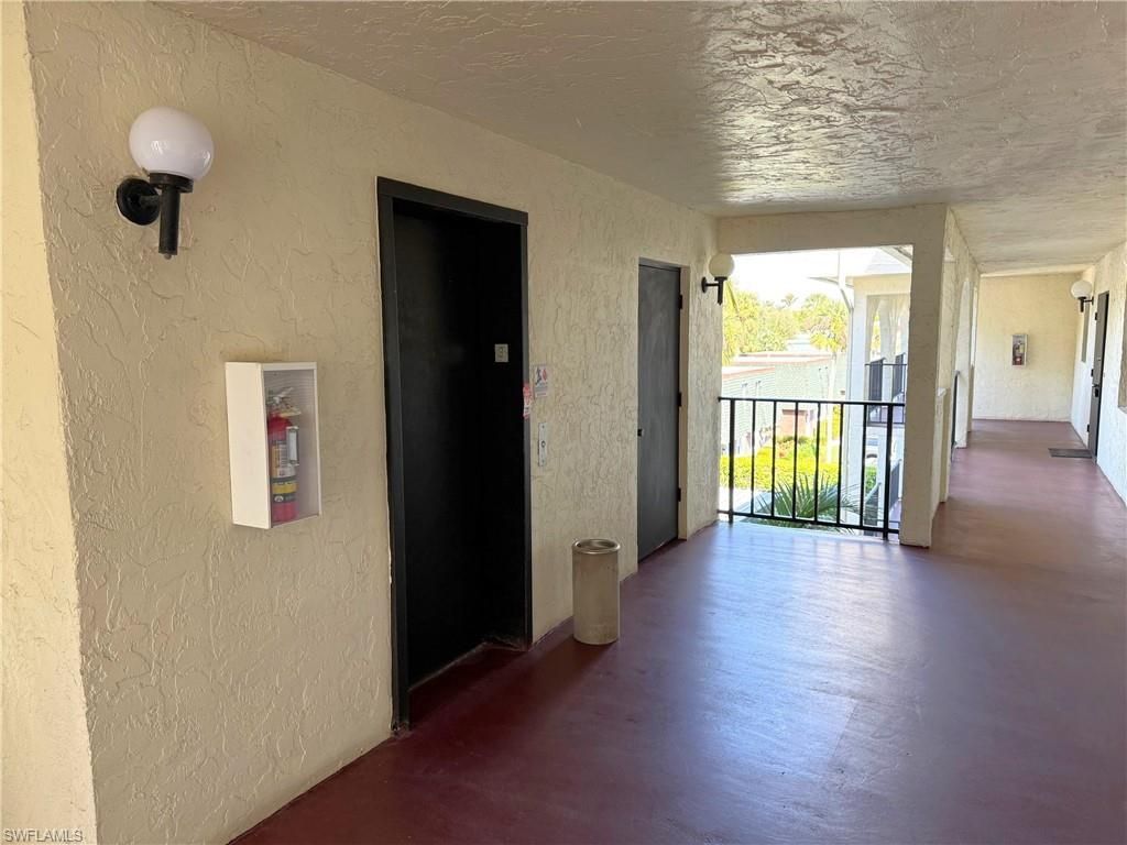 700 Valley Stream Dr, Unit 303, Naples, FL 34113 Photo
