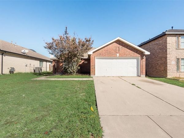 9708 Westmere Lane, Fort Worth, TX 76108