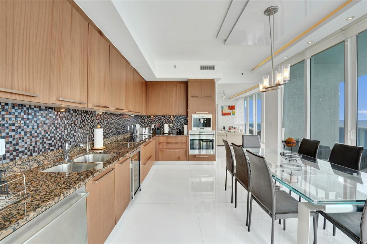 15811 Collins Ave, Unit 1601, Sunny Isles Beach, FL 33160 Photo