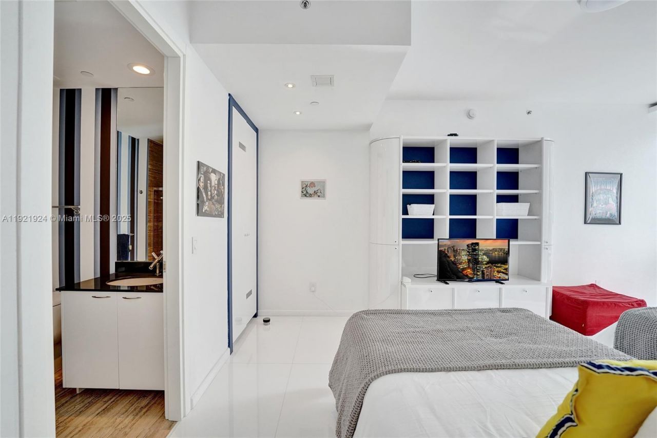 15811 Collins Ave, Unit 1601, Sunny Isles Beach, FL 33160 Photo