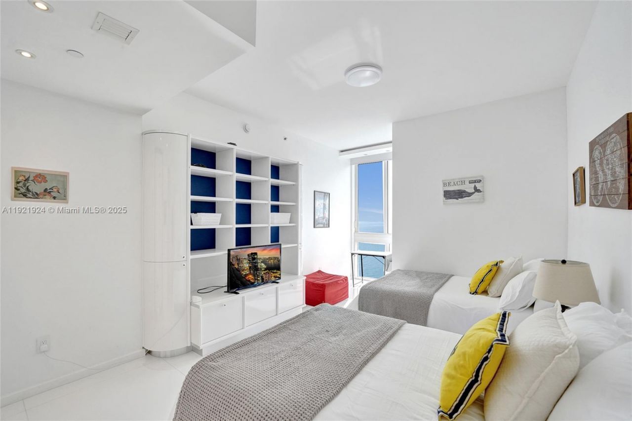 15811 Collins Ave, Unit 1601, Sunny Isles Beach, FL 33160 Photo