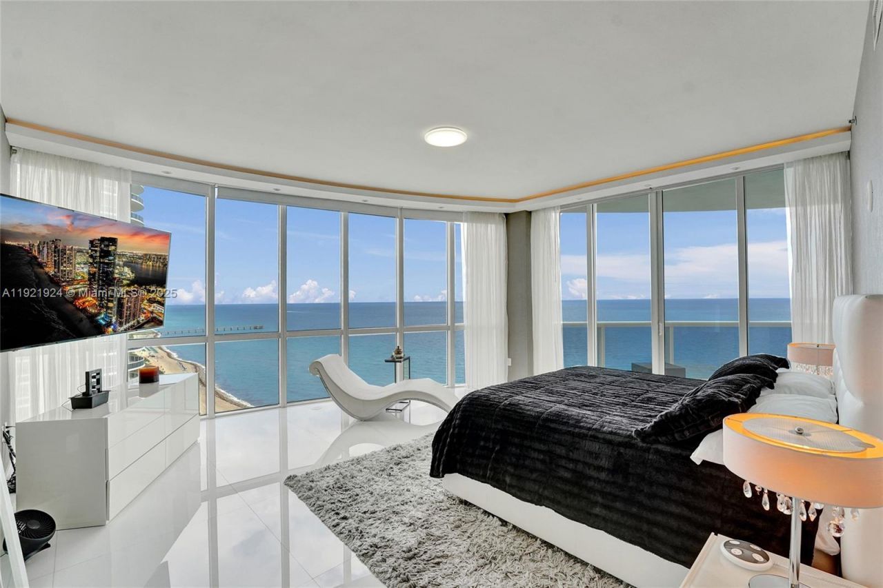 15811 Collins Ave, Unit 1601, Sunny Isles Beach, FL 33160 Photo